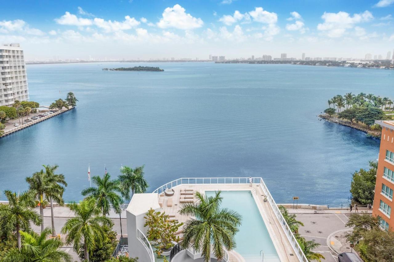 Lunabase Waterfront Paradise *